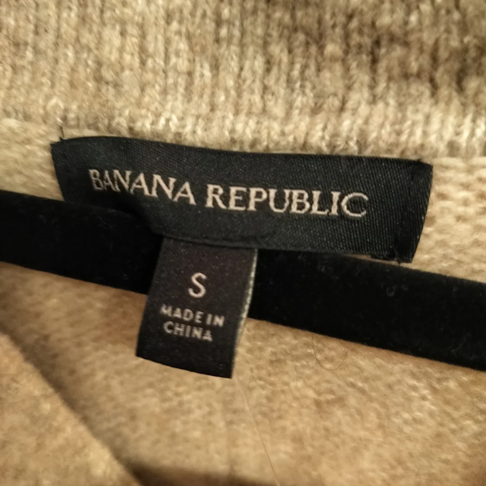 Banana Republic Tan Sweater - Picture 3 of 3